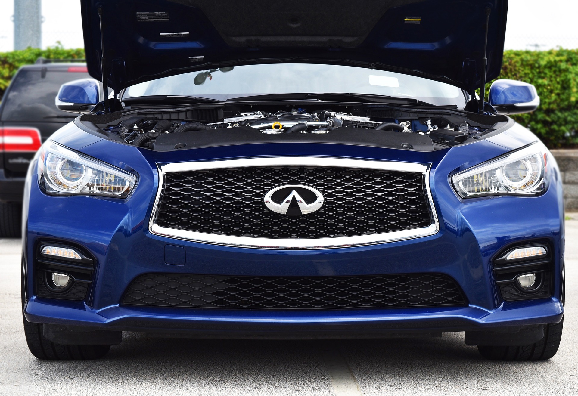 INFINITI Discourages the Use of Salvage or Recycled Parts—Why This Is Important for Your Repair